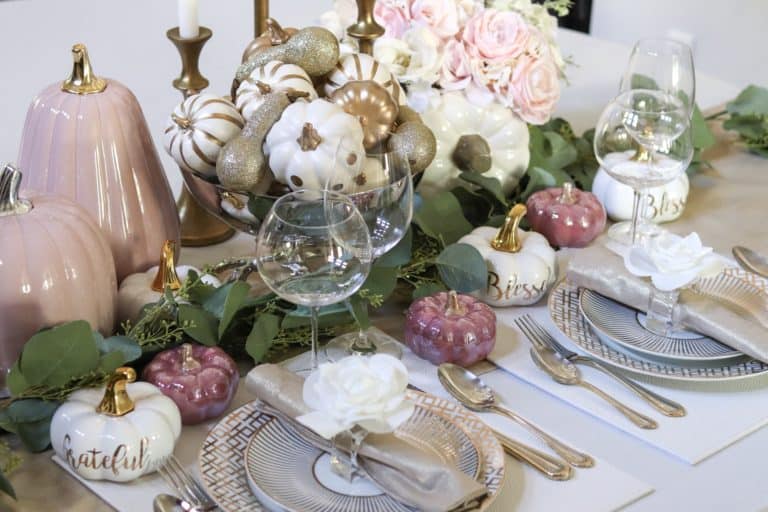 How to Design an Elegant Pink, Gold & White  Thanksgiving Tablescape