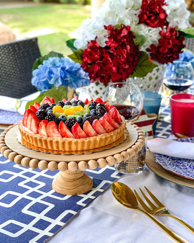 4th of July Table Decorations - cake stand
