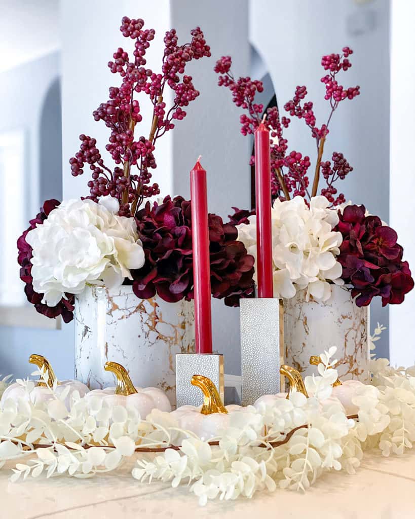 Fall display for your living room: burgundy and white decor 