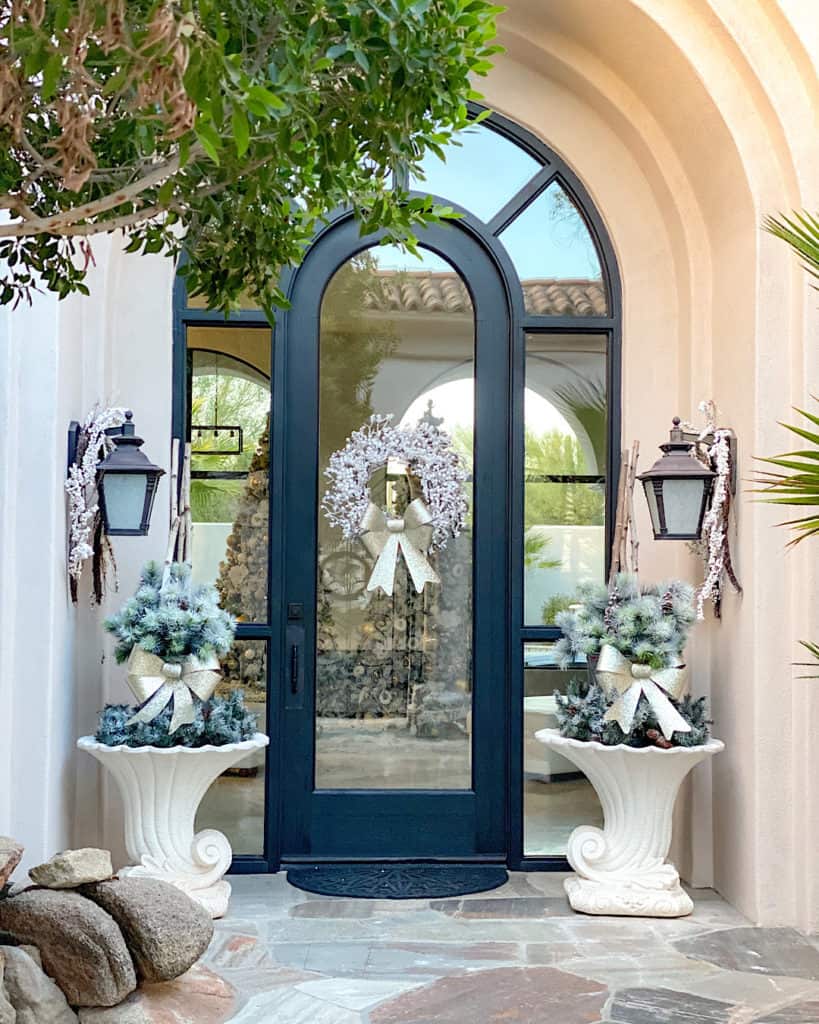 For our wooden front door, we chose Behr “Black Matte Exterior". 