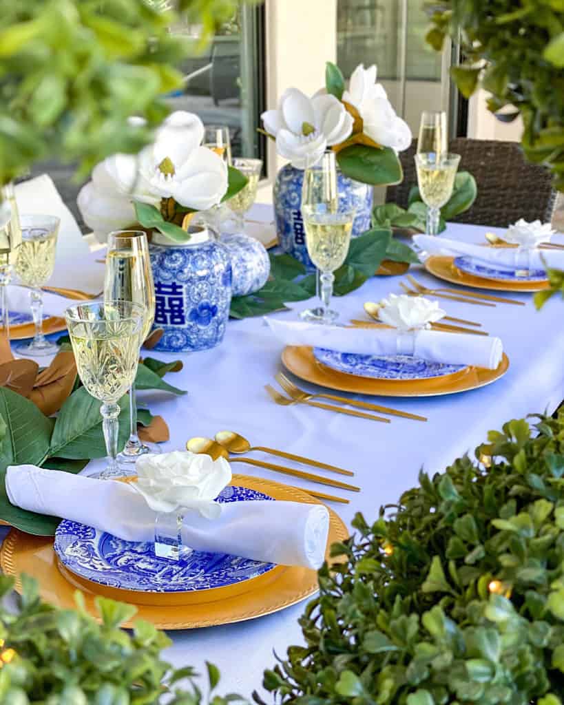 Capri Blue and White Thanksgiving Tablescape – RB Italia Blog