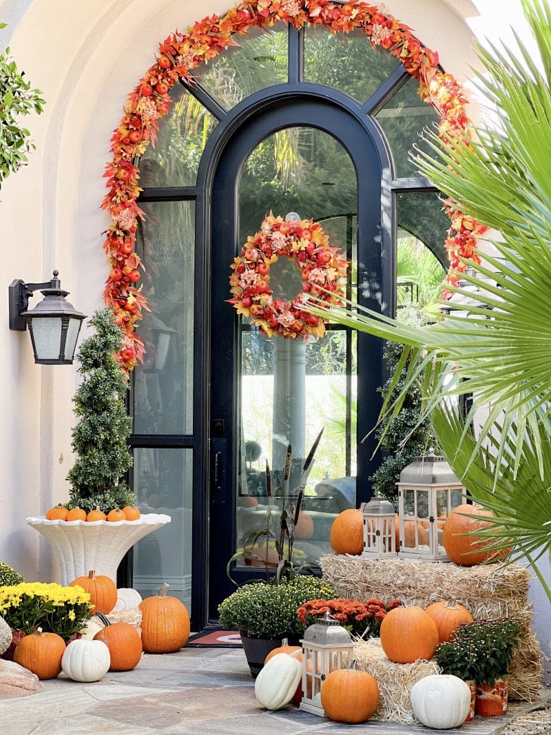 Fall Hay Bale Decorating Ideas: Porch Decor Tips!