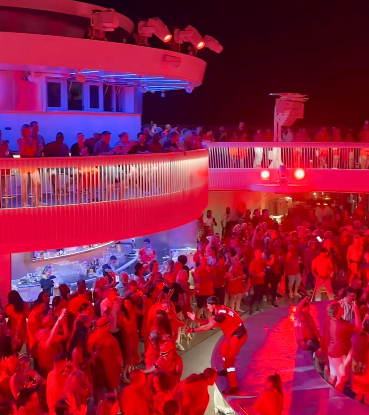 scarlet lady cruise ship booking