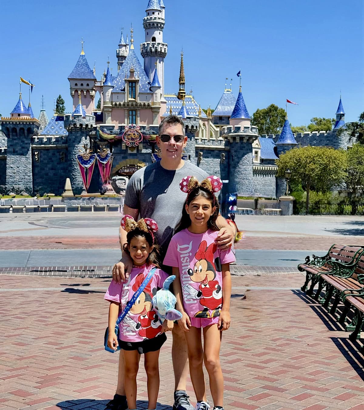 disney anaheim park hours