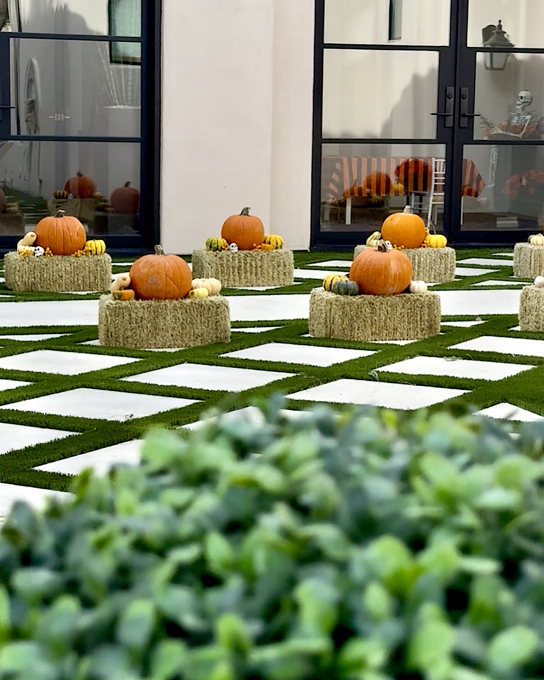 Pumpkin-patch-design-idease-for-porche