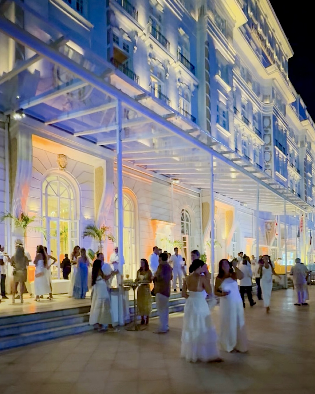 Guests in all white outfits for New Year's Eve in Rio